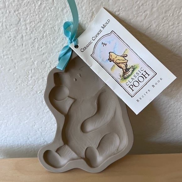 Winnie The Pooh Ceramic Cookie Mold - Picture 5 of 5